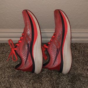 7B Saucony Endorphin Speed 2